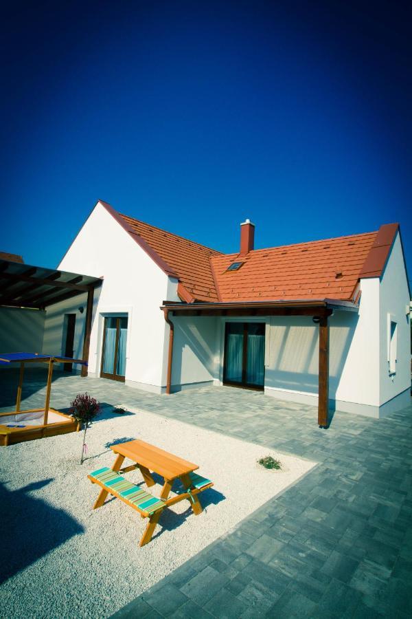 Boni Apartmanok Гедькив Екстер'єр фото